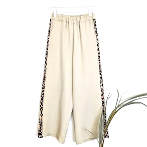 Chic straight leg pants with animal print panel detail (M-L)